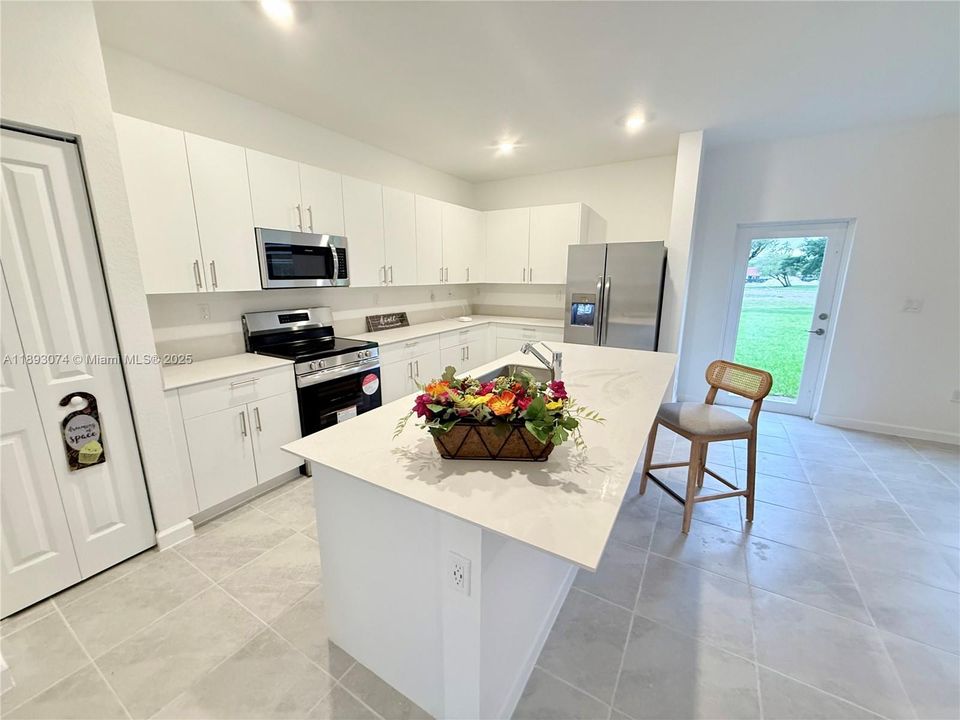 Active With Contract: $2,900 (3 beds, 2 baths, 0 Square Feet)