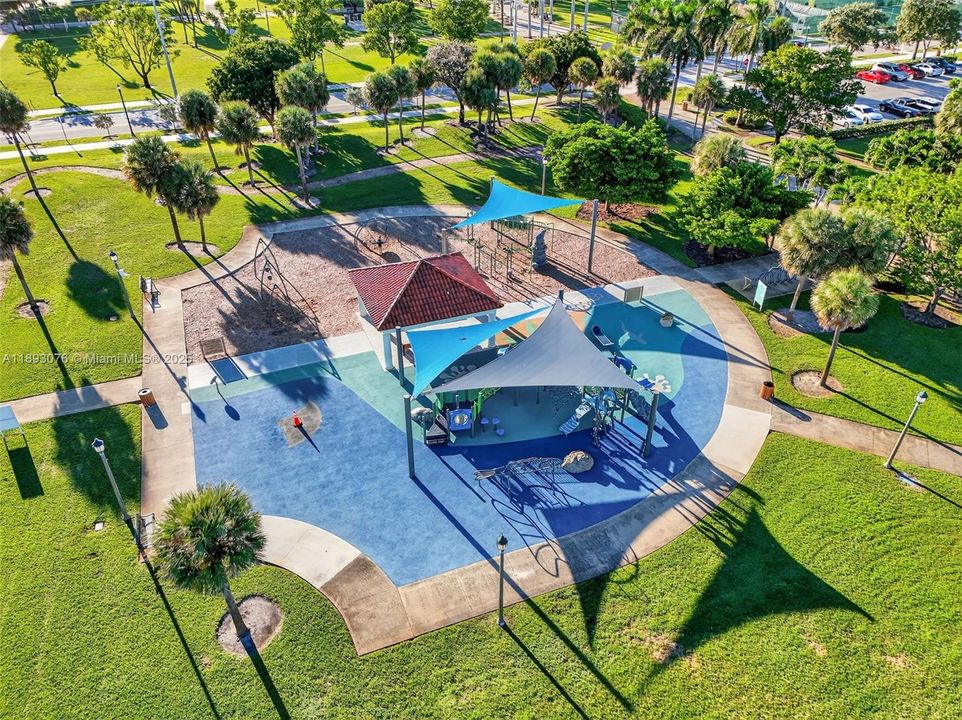 For Sale: $199,000 (2 beds, 1 baths, 775 Square Feet)