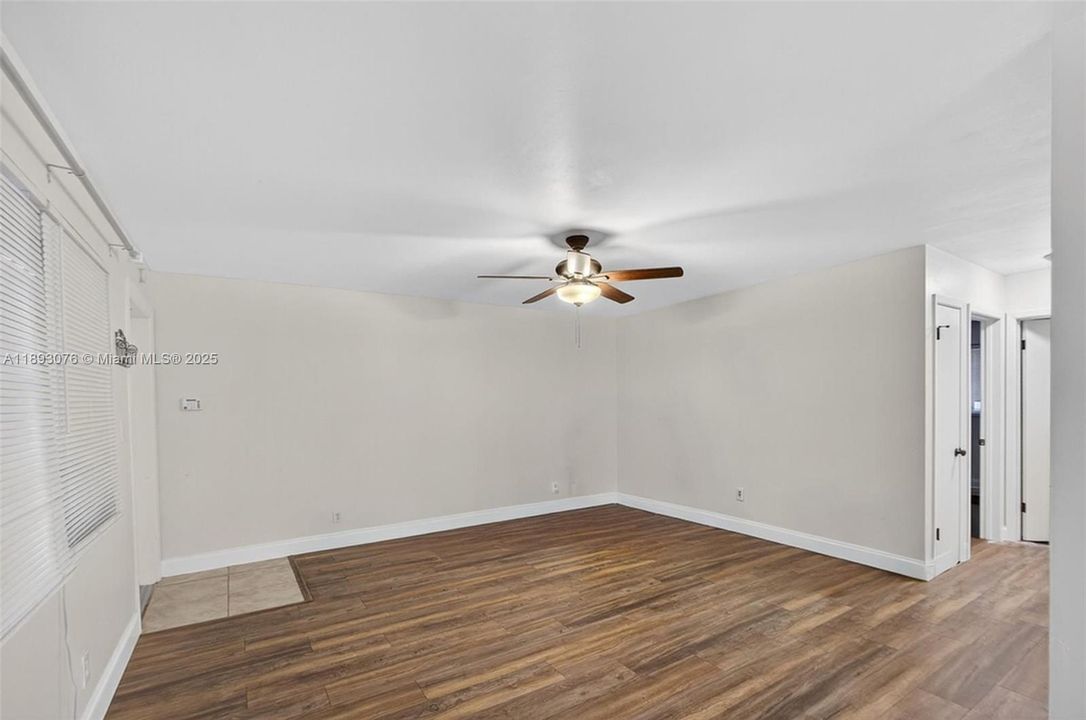 For Sale: $199,000 (2 beds, 1 baths, 775 Square Feet)