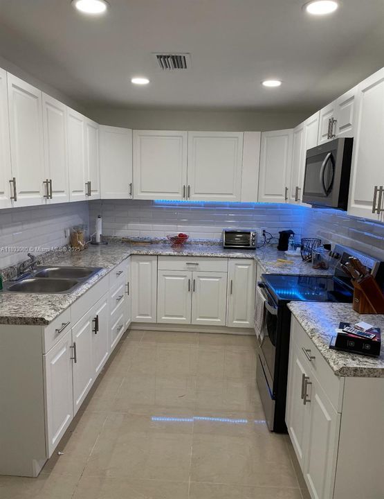 Active With Contract: $629,000 (4 beds, 2 baths, 2244 Square Feet)