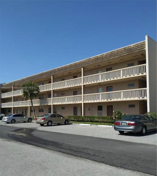 На продажу: $119,900 (1 спален, 1 ванн, 660 Квадратных фут)