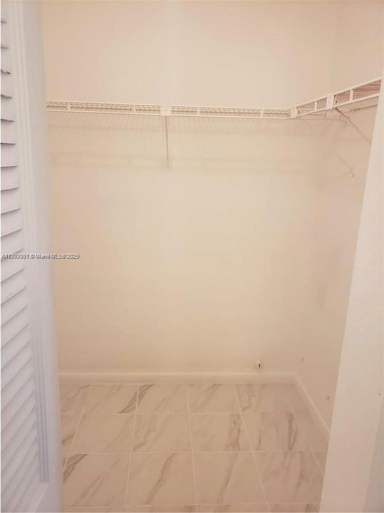 На продажу: $119,900 (1 спален, 1 ванн, 660 Квадратных фут)