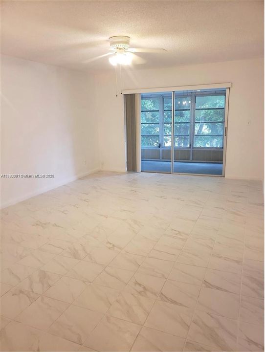 На продажу: $119,900 (1 спален, 1 ванн, 660 Квадратных фут)