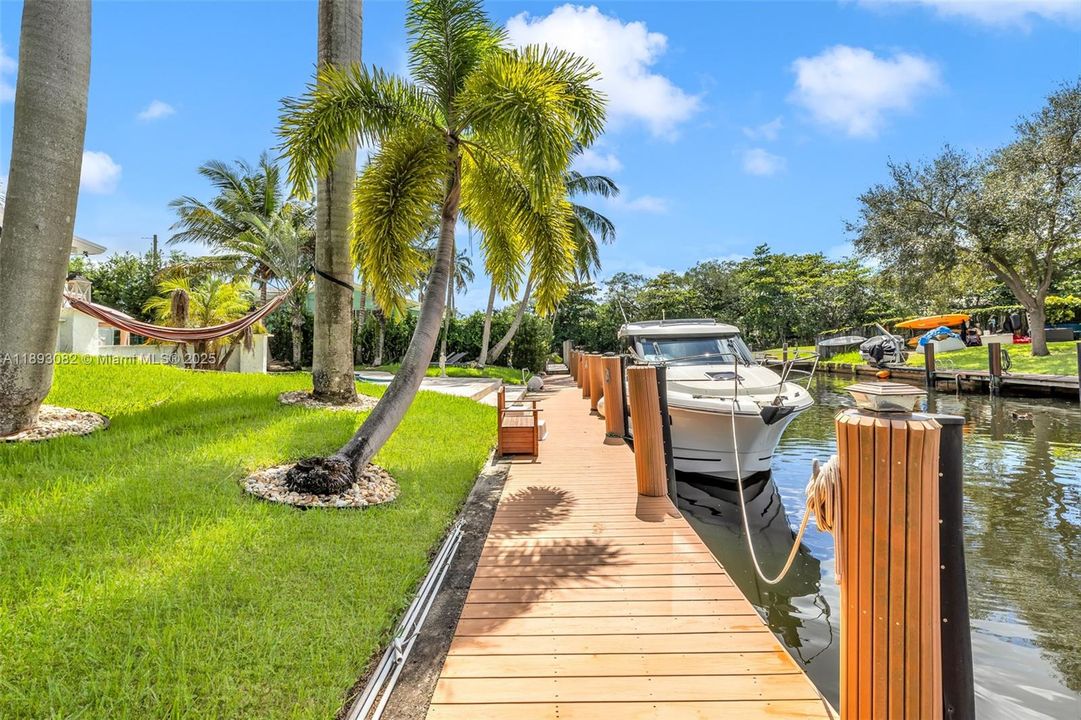 В аренду: $9,500 (3 спален, 2 ванн, 1892 Квадратных фут)