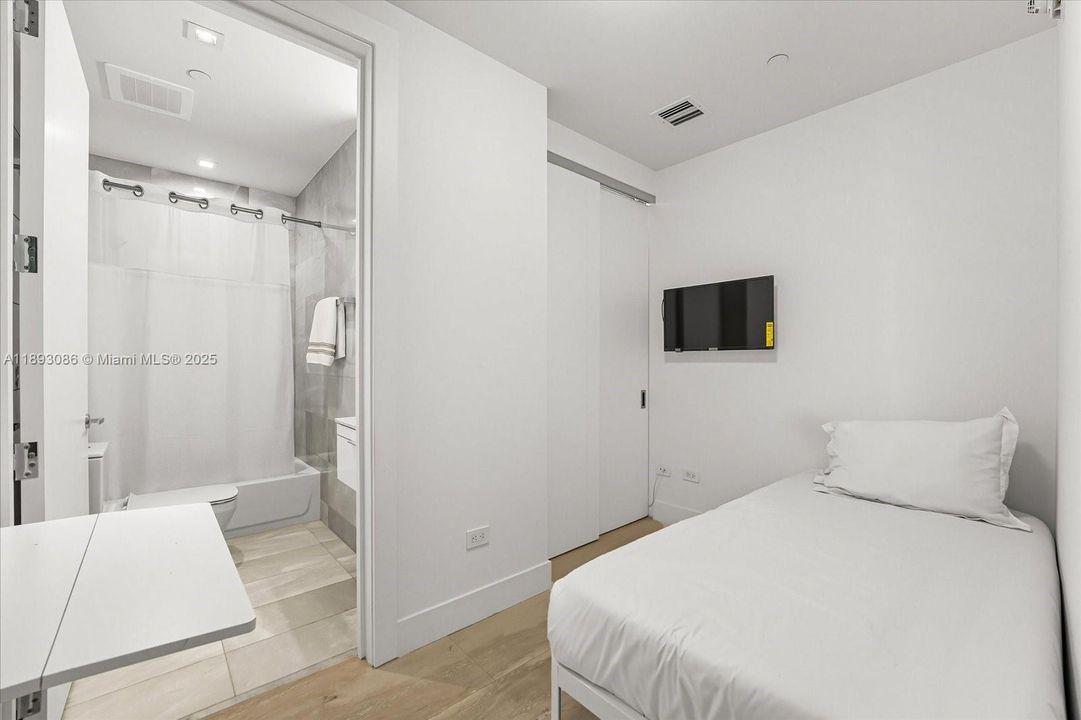 待售: $7,350,000 (4 贝兹, 5 浴室, 3625 平方英尺)