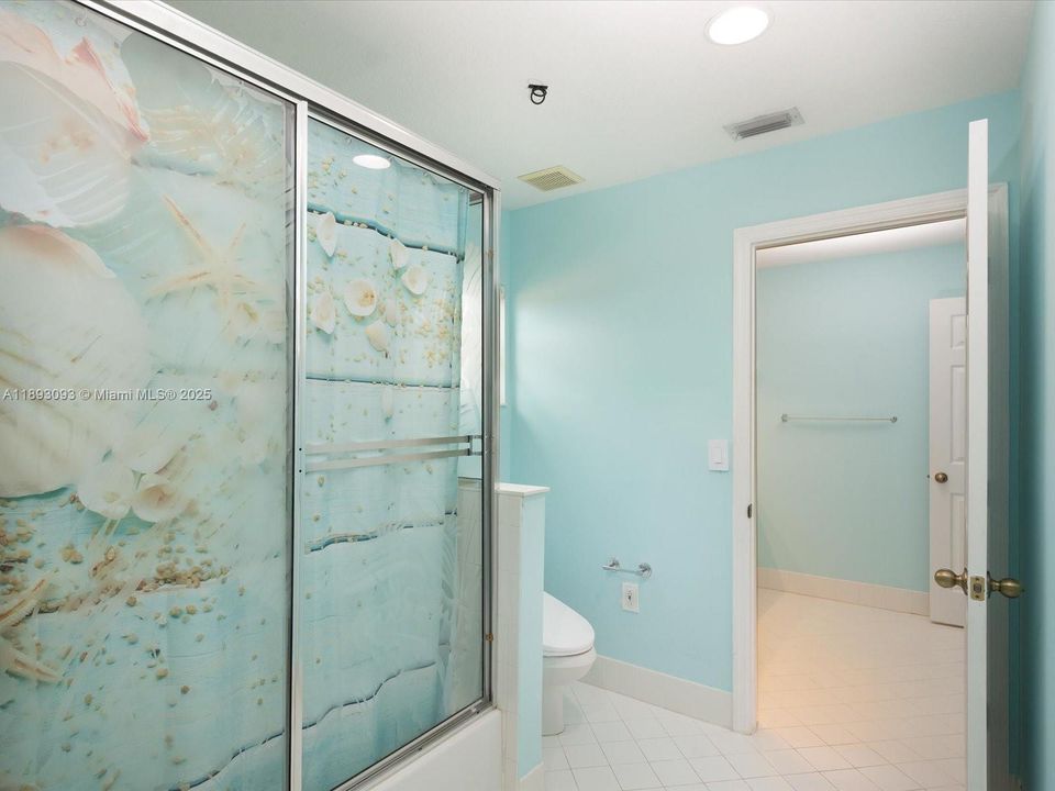 For Sale: $825,000 (4 beds, 3 baths, 3140 Square Feet)