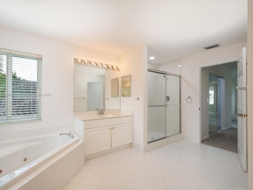 For Sale: $825,000 (4 beds, 3 baths, 3140 Square Feet)