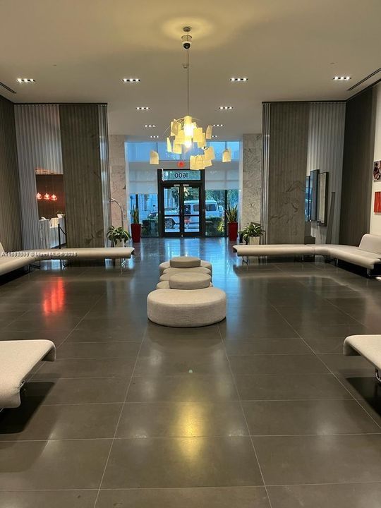 For Sale: $375,000 (0 beds, 1 baths, 588 Square Feet)