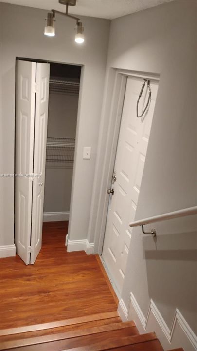 For Sale: $197,000 (2 beds, 2 baths, 958 Square Feet)