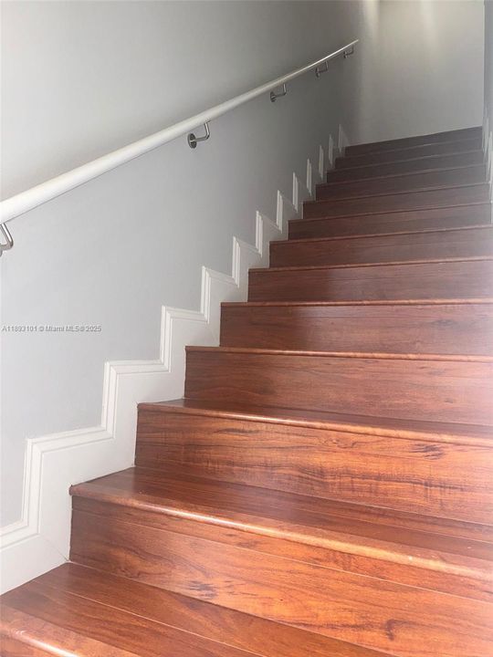 For Sale: $197,000 (2 beds, 2 baths, 958 Square Feet)