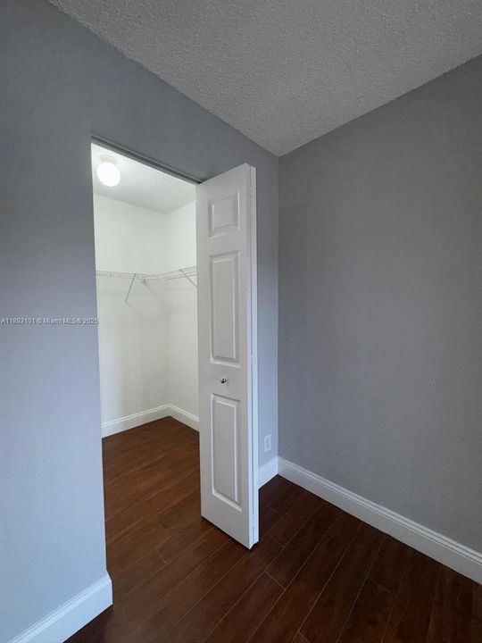 For Sale: $197,000 (2 beds, 2 baths, 958 Square Feet)