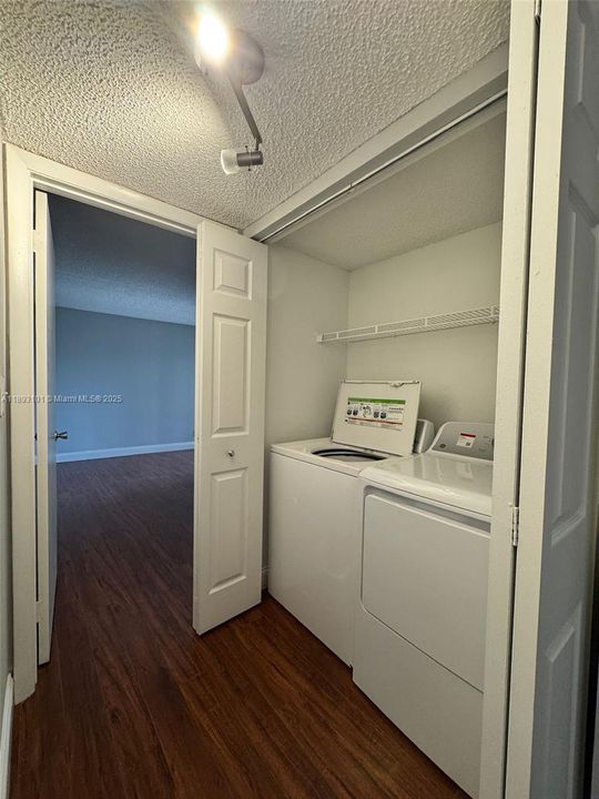 For Sale: $197,000 (2 beds, 2 baths, 958 Square Feet)