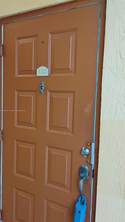 For Sale: $197,000 (2 beds, 2 baths, 958 Square Feet)