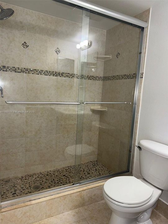 For Sale: $197,000 (2 beds, 2 baths, 958 Square Feet)