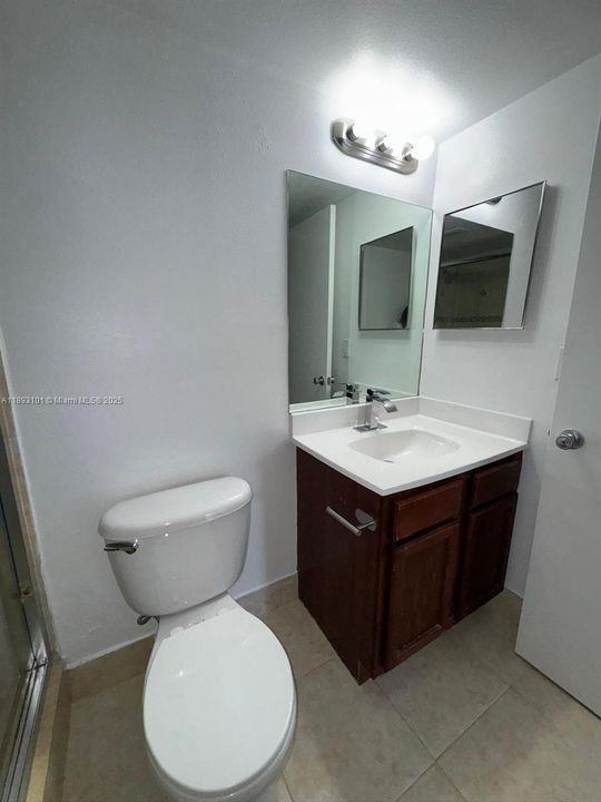 For Sale: $197,000 (2 beds, 2 baths, 958 Square Feet)