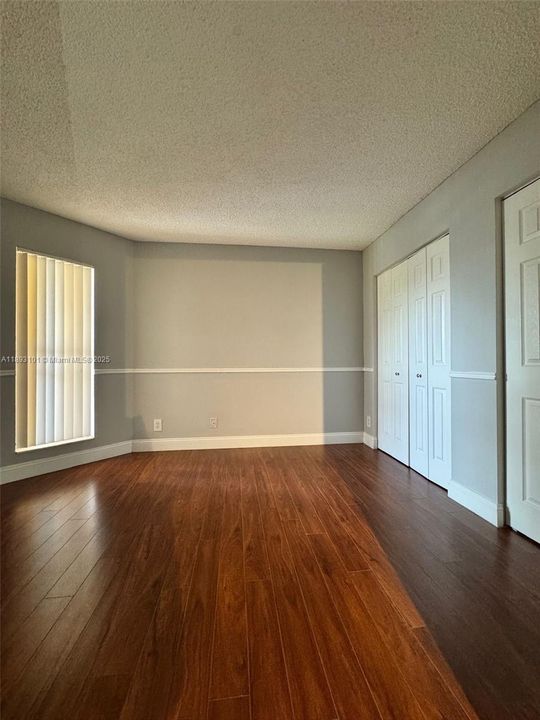 For Sale: $197,000 (2 beds, 2 baths, 958 Square Feet)