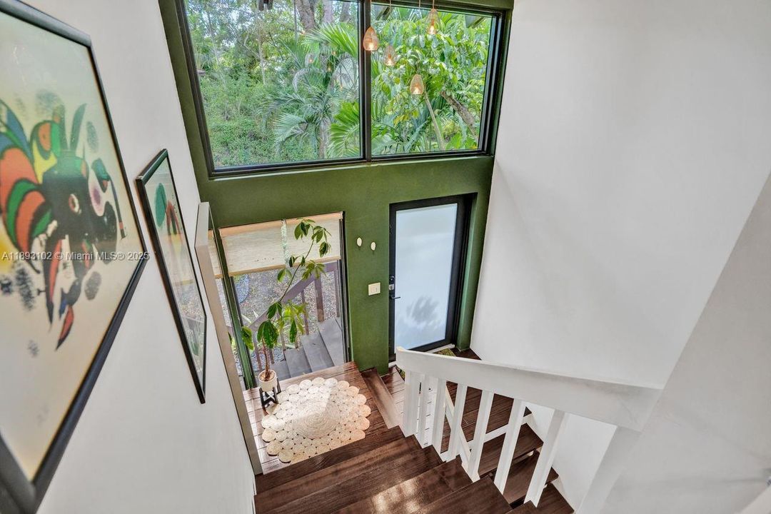 Active With Contract: $875,000 (3 beds, 3 baths, 2019 Square Feet)