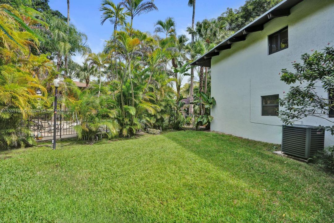 Active With Contract: $875,000 (3 beds, 3 baths, 2019 Square Feet)