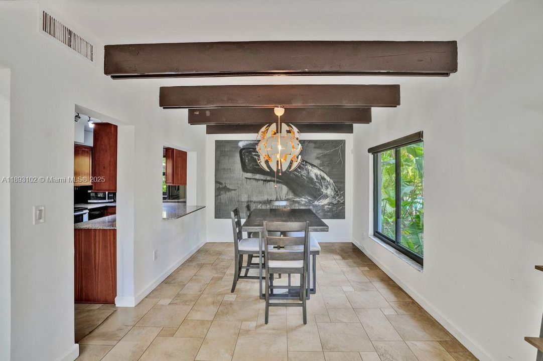 Active With Contract: $875,000 (3 beds, 3 baths, 2019 Square Feet)