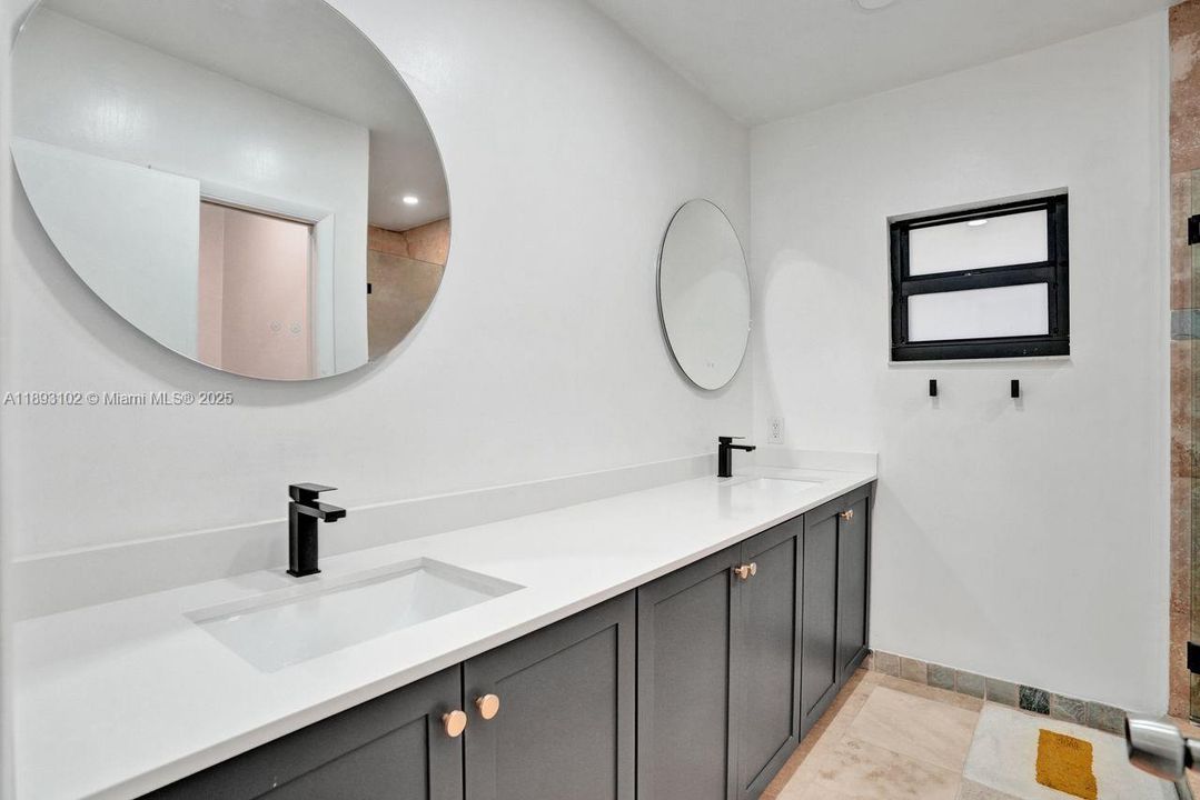 Active With Contract: $875,000 (3 beds, 3 baths, 2019 Square Feet)