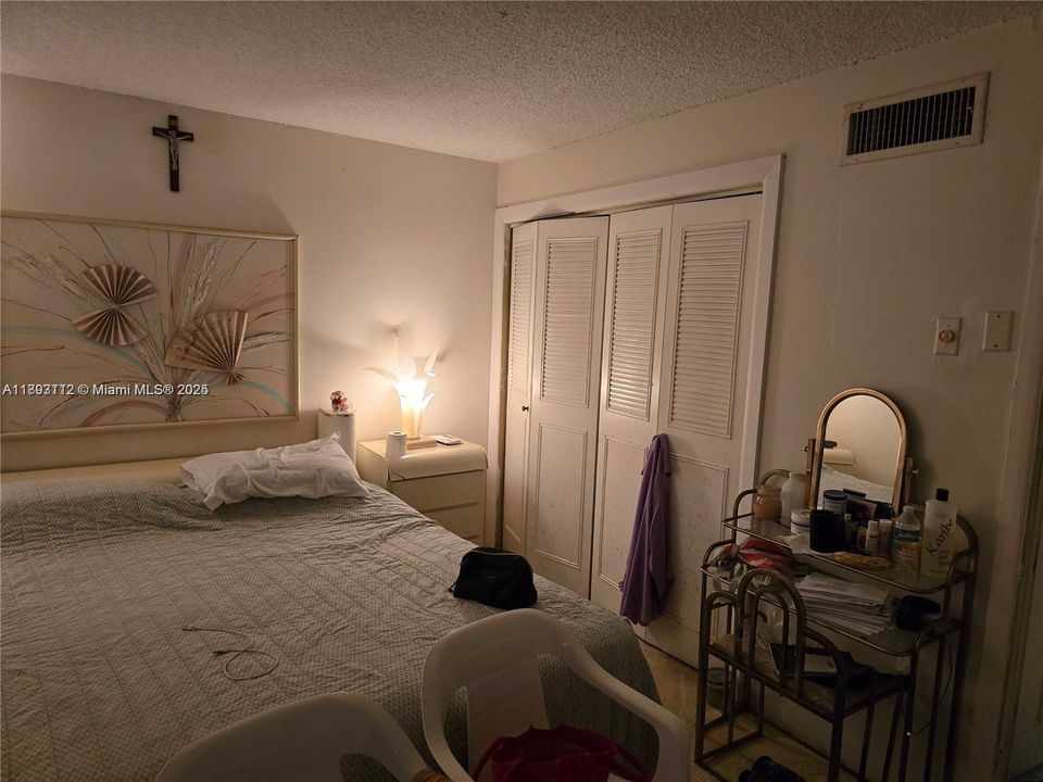 For Sale: $135,000 (1 beds, 1 baths, 775 Square Feet)