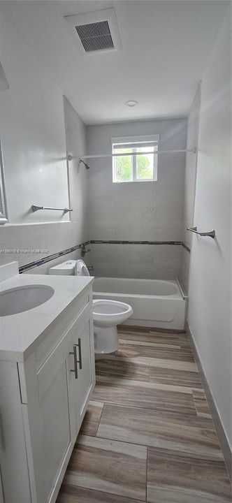 Недавно арендовано: $5,150 (3 спален, 3 ванн, 1857 Квадратных фут)