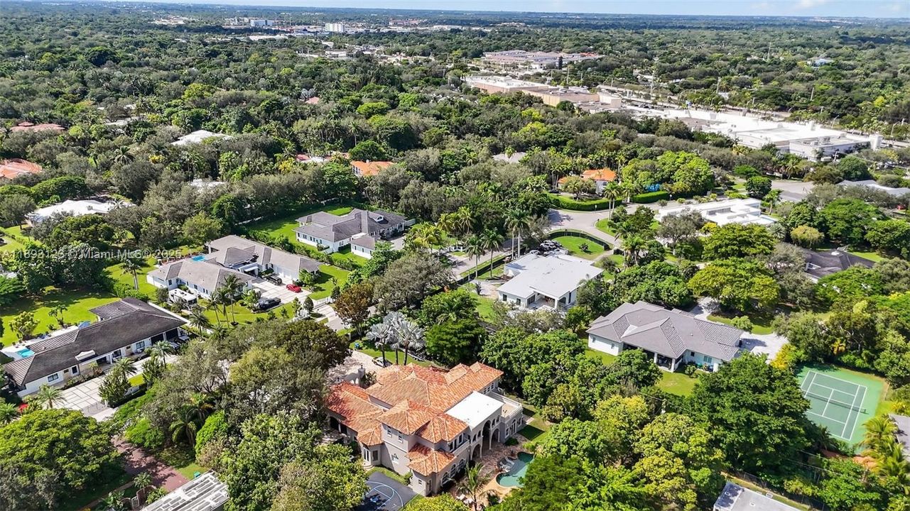 For Sale: $7,499,997 (6 beds, 9 baths, 7271 Square Feet)