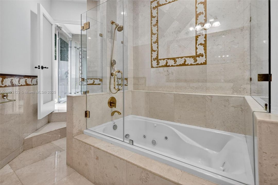 Bedroom 4 PrimaryBath 2