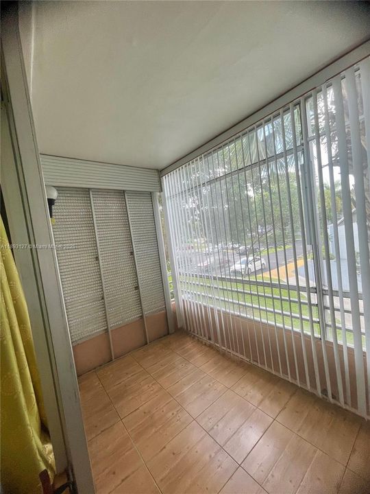 Под контрактом: $129,999 (2 спален, 2 ванн, 1025 Квадратных фут)