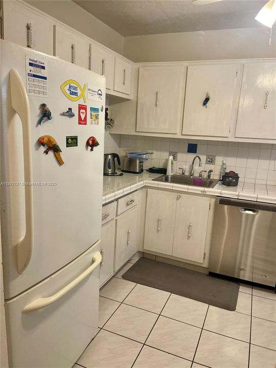 Под контрактом: $129,999 (2 спален, 2 ванн, 1025 Квадратных фут)