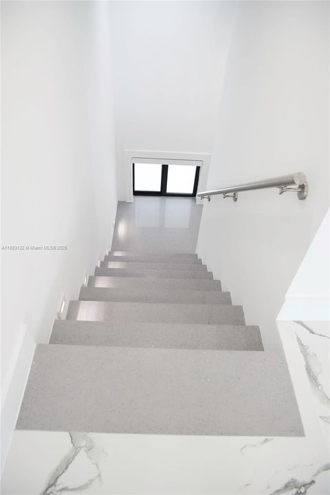 На продажу: $3,675,000 (5 спален, 3 ванн, 0 Квадратных фут)