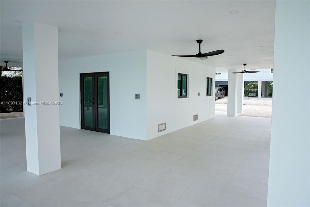 На продажу: $3,675,000 (5 спален, 3 ванн, 0 Квадратных фут)