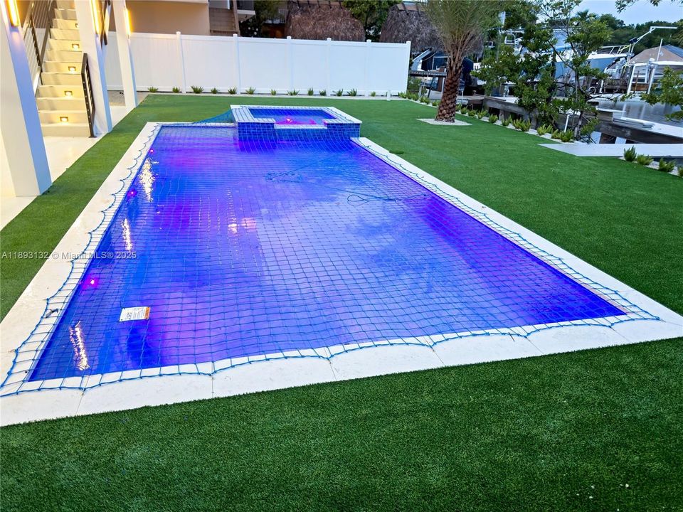 На продажу: $3,675,000 (5 спален, 3 ванн, 0 Квадратных фут)