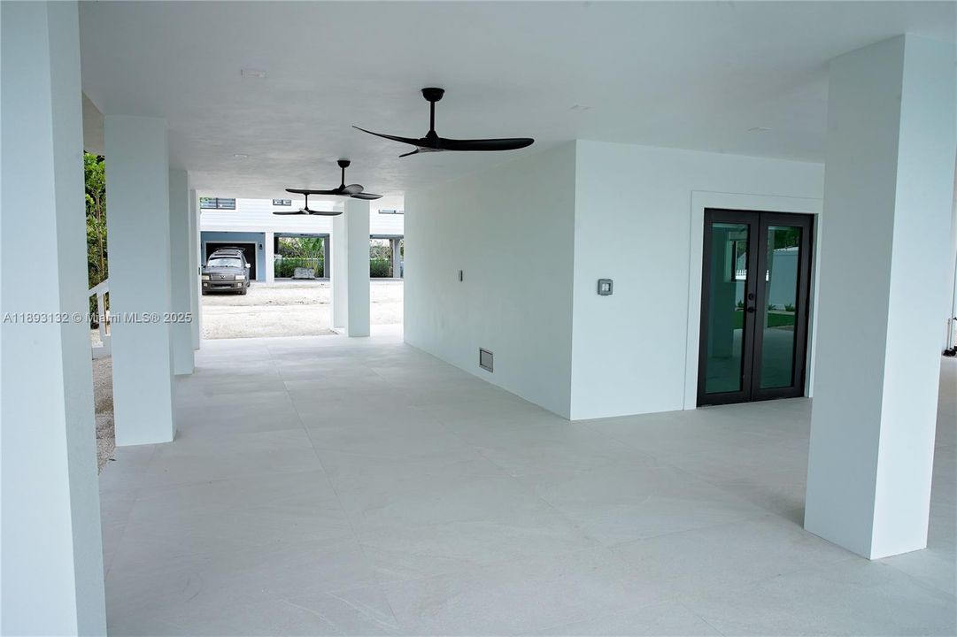 На продажу: $3,675,000 (5 спален, 3 ванн, 0 Квадратных фут)