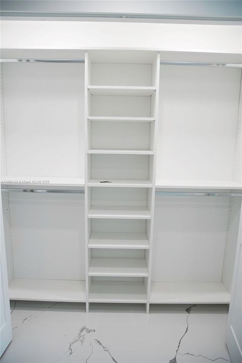 На продажу: $3,675,000 (5 спален, 3 ванн, 0 Квадратных фут)