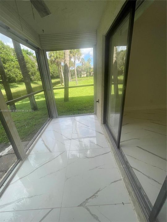 合同活跃: $2,400 (2 贝兹, 2 浴室, 1231 平方英尺)