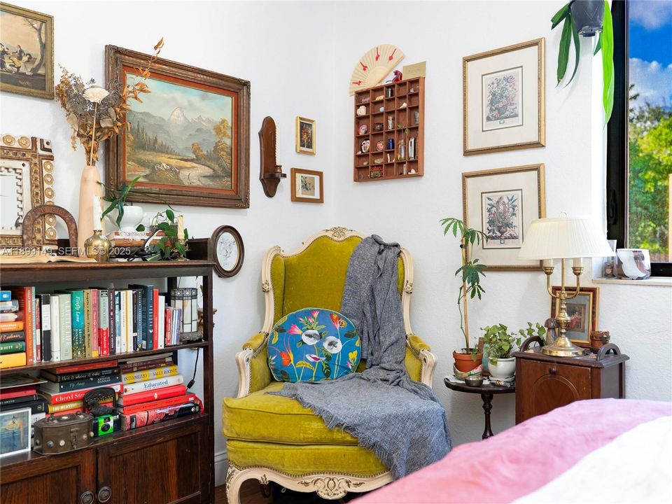 待售: $750,000 (4 贝兹, 1 浴室, 1360 平方英尺)