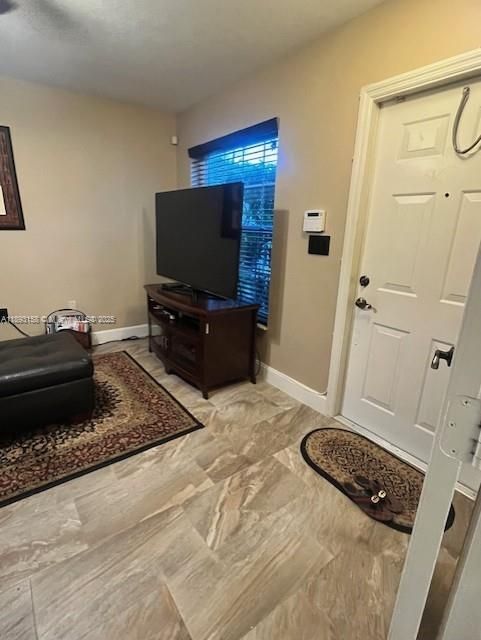 En Venta: $420,000 (2 camas, 2 baños, 1123 Pies cuadrados)