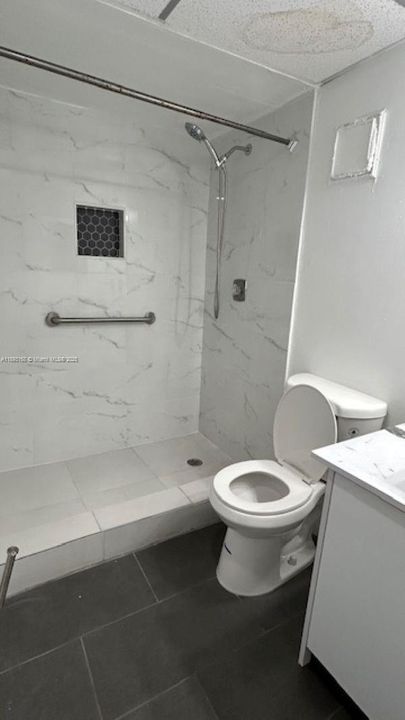 Под контрактом: $2,300 (2 спален, 2 ванн, 965 Квадратных фут)