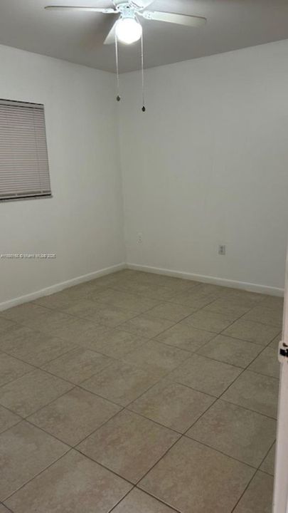 Под контрактом: $2,300 (2 спален, 2 ванн, 965 Квадратных фут)