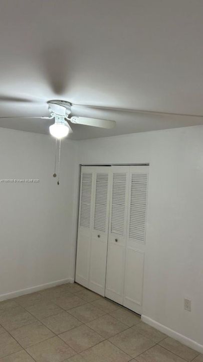 Под контрактом: $2,300 (2 спален, 2 ванн, 965 Квадратных фут)