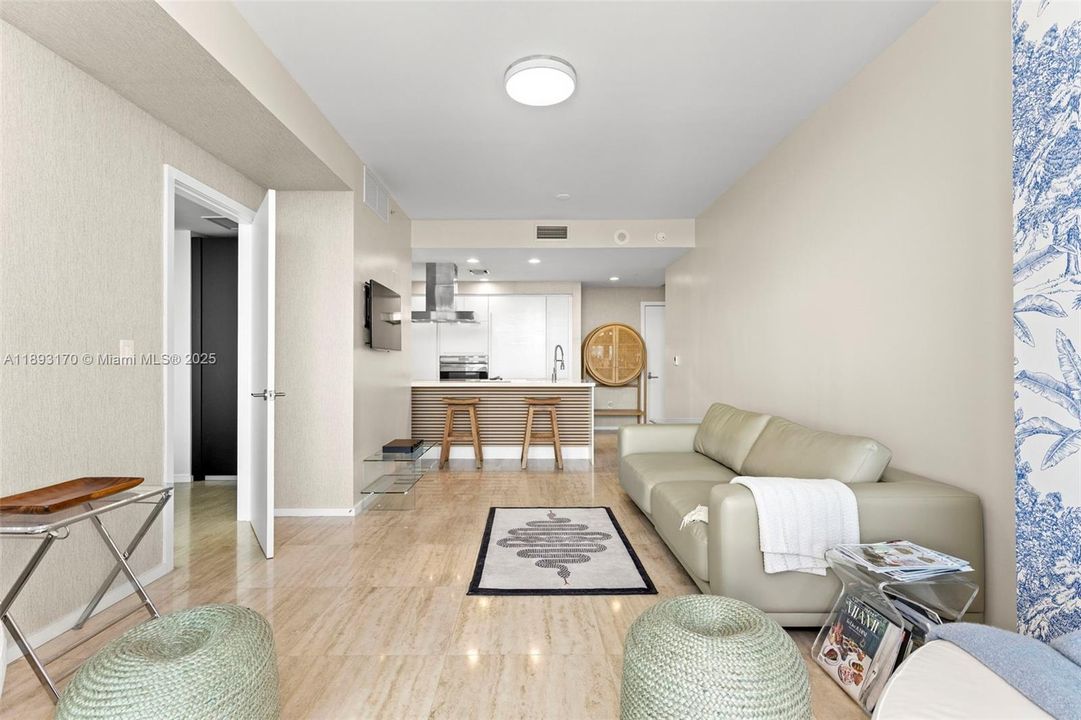 最近租的: $5,500 (1 贝兹, 1 浴室, 783 平方英尺)