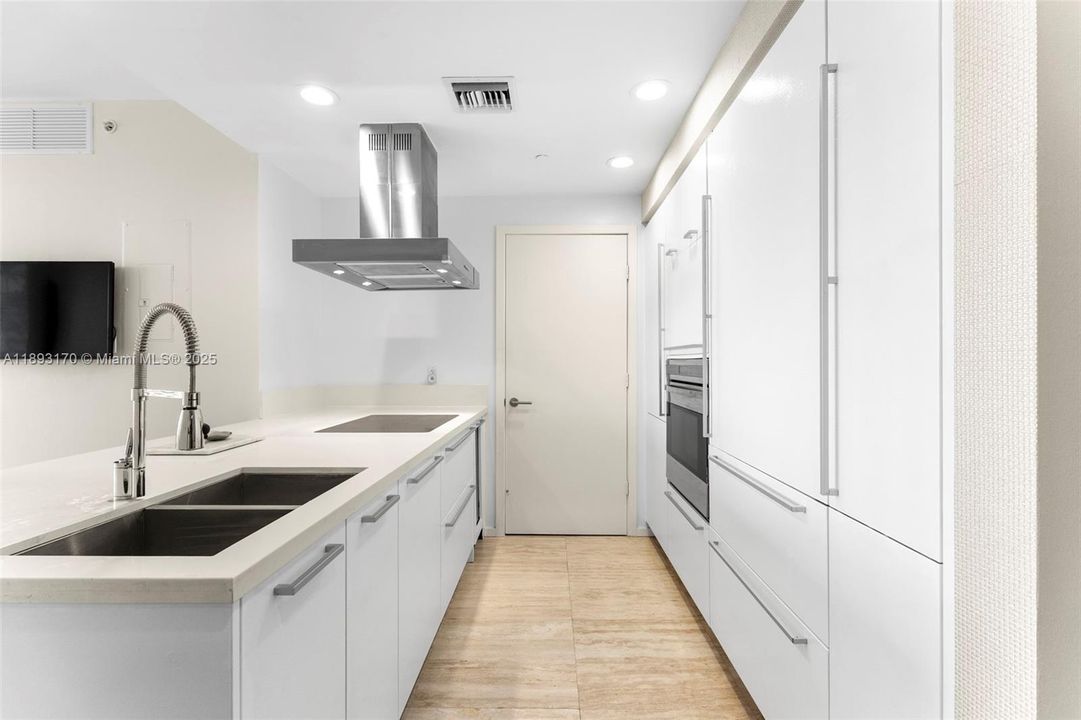 最近租的: $5,500 (1 贝兹, 1 浴室, 783 平方英尺)