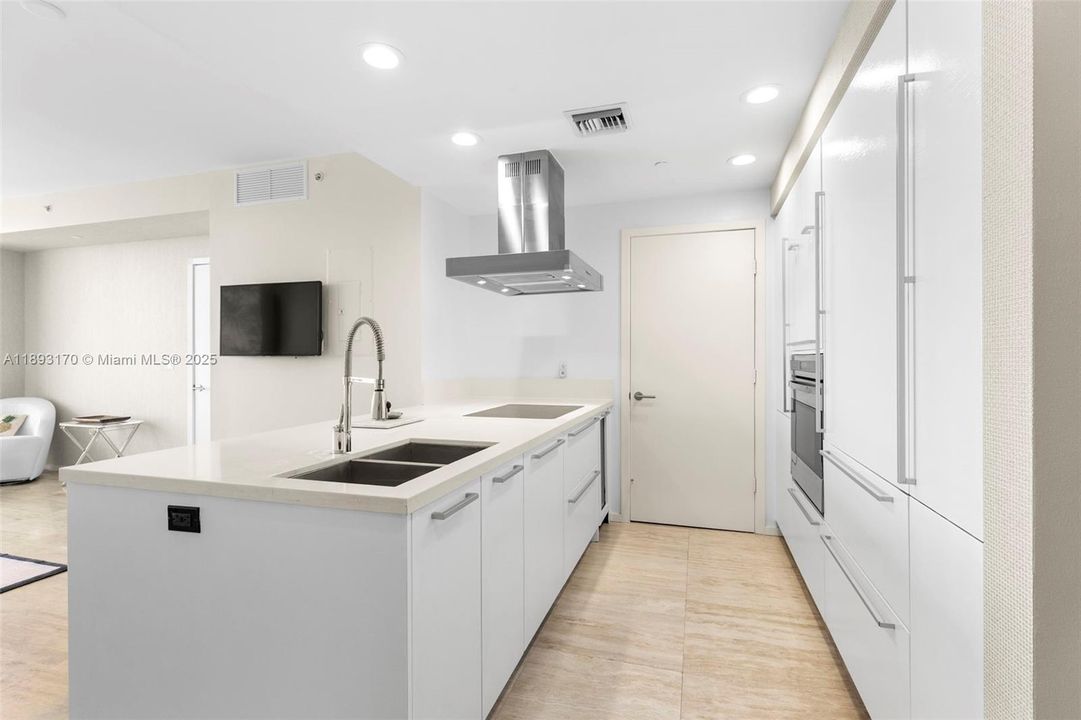 最近租的: $5,500 (1 贝兹, 1 浴室, 783 平方英尺)