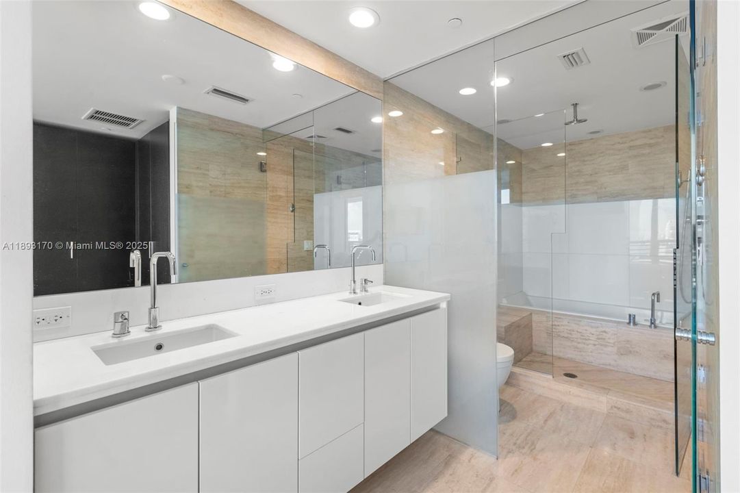 最近租的: $5,500 (1 贝兹, 1 浴室, 783 平方英尺)