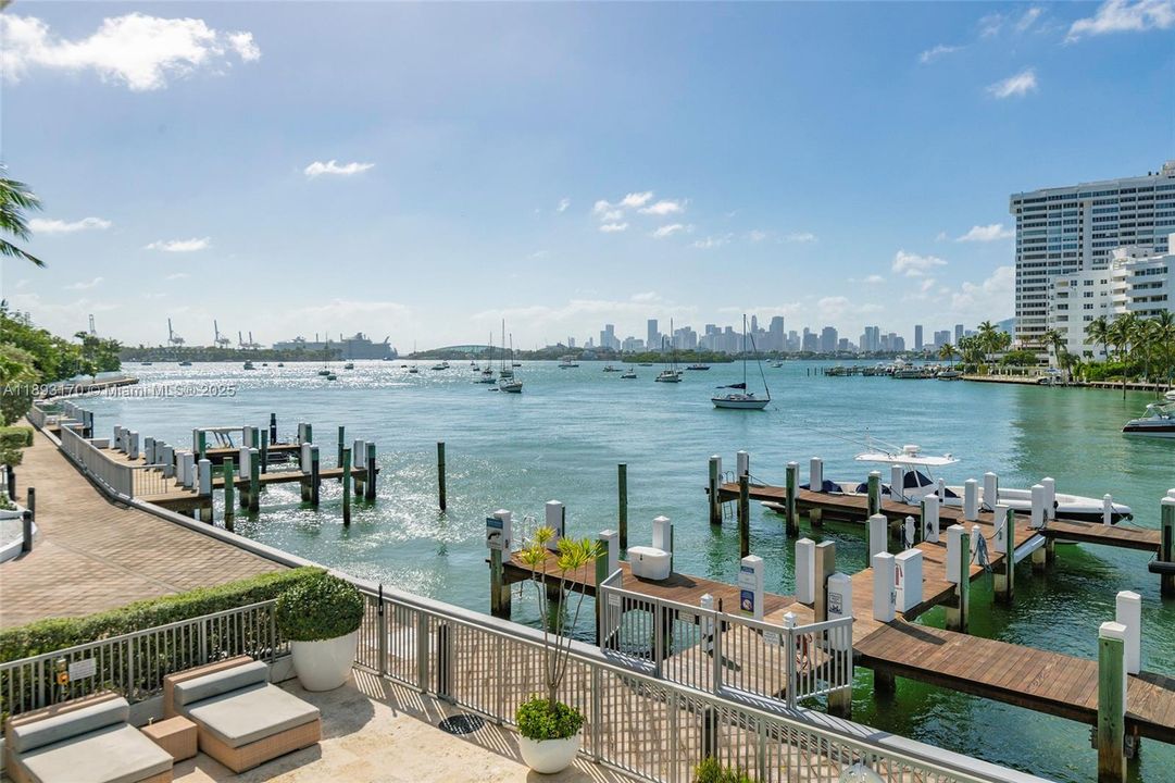 最近租的: $5,500 (1 贝兹, 1 浴室, 783 平方英尺)