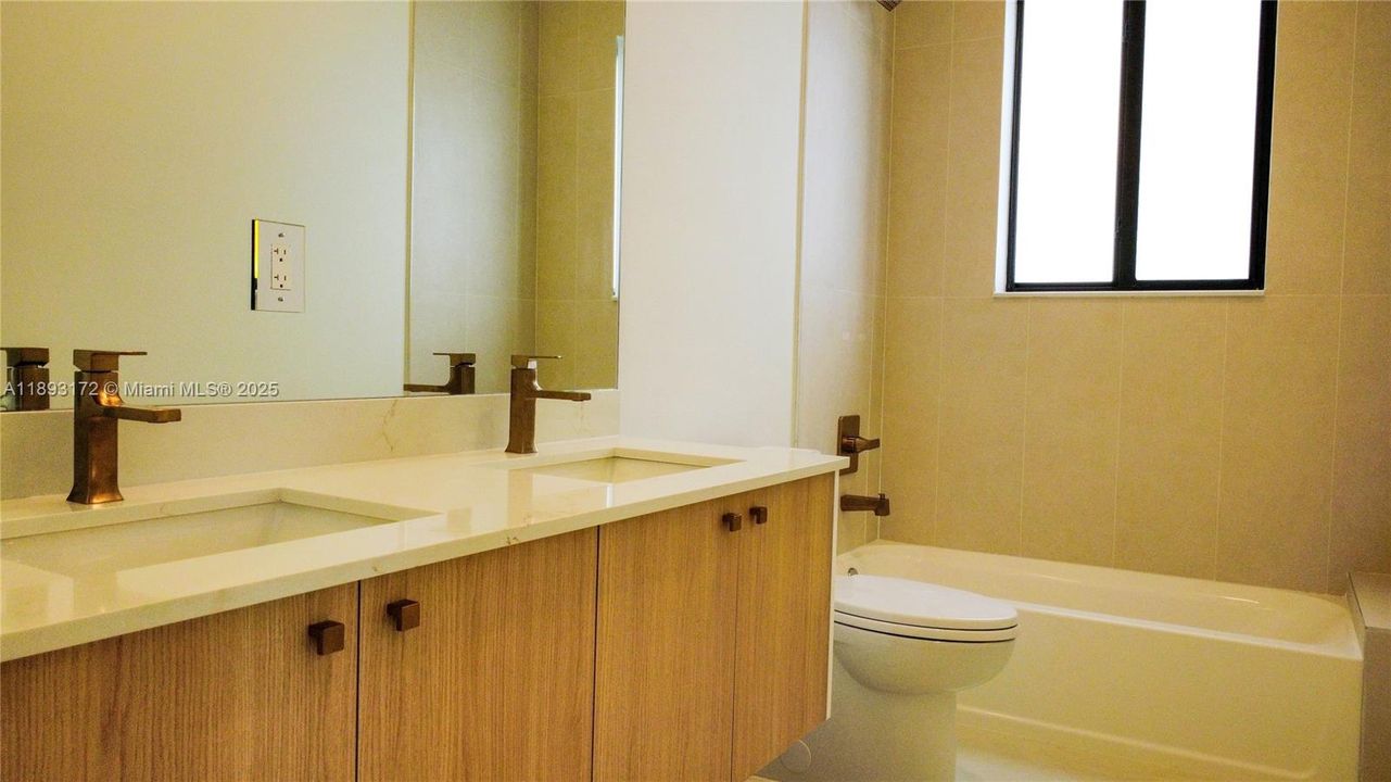 待售: $1,200,000 (5 贝兹, 4 浴室, 3384 平方英尺)