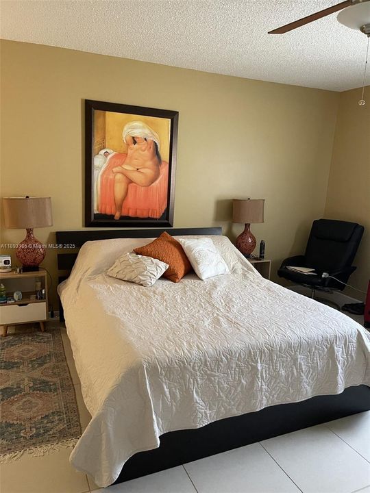 Active With Contract: $2,400 (2 beds, 2 baths, 1148 Square Feet)