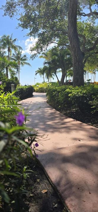 待售: $340,000 (1 贝兹, 1 浴室, 775 平方英尺)