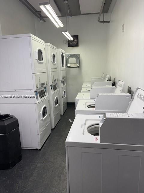 待售: $340,000 (1 贝兹, 1 浴室, 775 平方英尺)